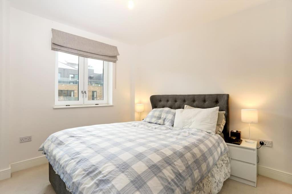 Idyllic Thames Riverside Apartment With Free Parking 아일워스 외부 사진